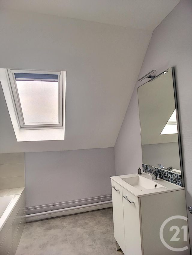 Appartement F2 à louer - 2 pièces - 58.09 m2 - ST ANDRE LES VERGERS - 10 - CHAMPAGNE-ARDENNE - Century 21 Martinot Immobilier