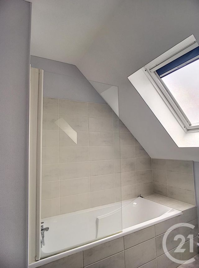 Appartement F2 à louer - 2 pièces - 58.09 m2 - ST ANDRE LES VERGERS - 10 - CHAMPAGNE-ARDENNE - Century 21 Martinot Immobilier