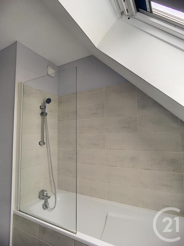 Appartement F2 à louer - 2 pièces - 58.09 m2 - ST ANDRE LES VERGERS - 10 - CHAMPAGNE-ARDENNE - Century 21 Martinot Immobilier