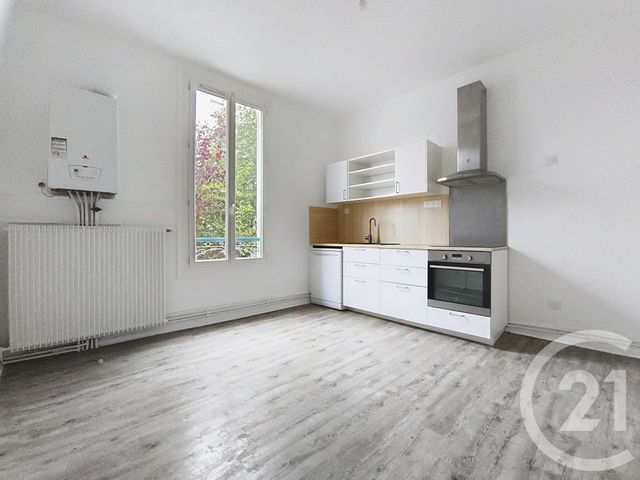 Afficher la photo en grand Appartement F3 à louer - 3 pièces - 76.0 m2 - TROYES - 10 - CHAMPAGNE-ARDENNE - Century 21 Martinot Immobilier