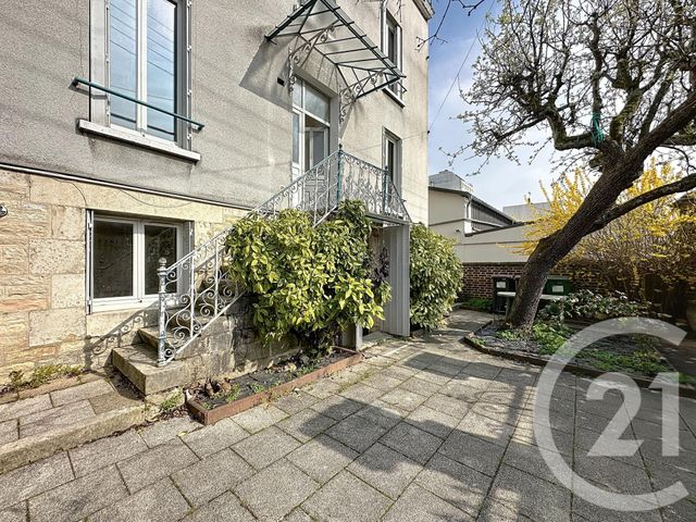 Afficher la photo en grand Appartement F3 à louer - 3 pièces - 76.0 m2 - TROYES - 10 - CHAMPAGNE-ARDENNE - Century 21 Martinot Immobilier