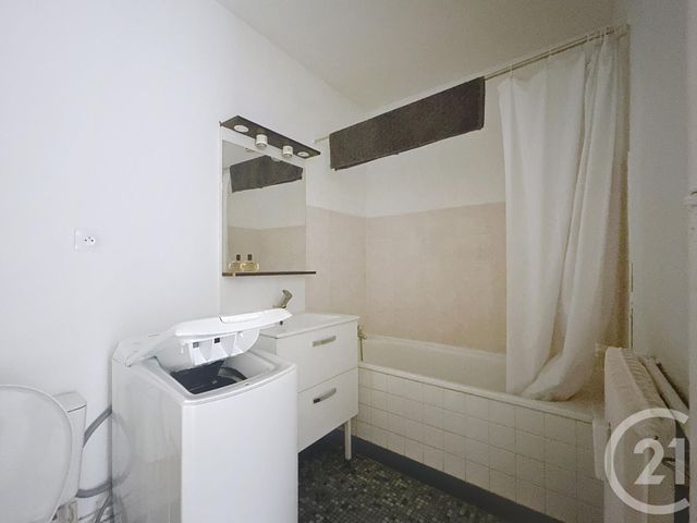 Appartement F1 à louer - 1 pièce - 29.0 m2 - TROYES - 10 - CHAMPAGNE-ARDENNE - Century 21 Martinot Immobilier