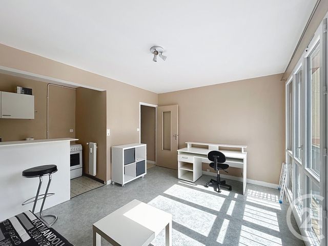 Appartement F1 à louer - 1 pièce - 29.0 m2 - TROYES - 10 - CHAMPAGNE-ARDENNE - Century 21 Martinot Immobilier