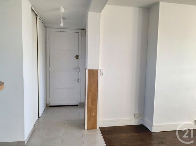 Appartement T3 à louer - 3 pièces - 55.43 m2 - TROYES - 10 - CHAMPAGNE-ARDENNE - Century 21 Martinot Immobilier