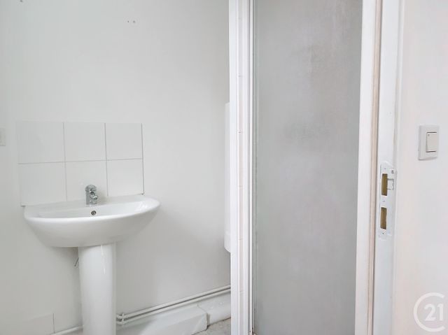 Appartement T2 à louer - 2 pièces - 26.36 m2 - TROYES - 10 - CHAMPAGNE-ARDENNE - Century 21 Martinot Immobilier