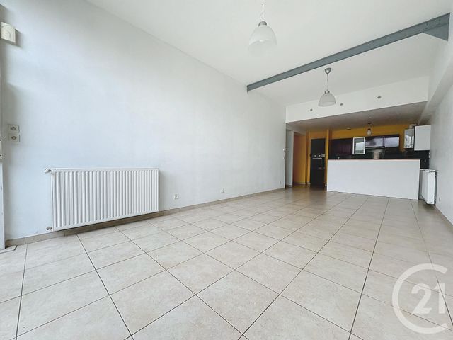 Appartement T3 à louer - 4 pièces - 71.7 m2 - TROYES - 10 - CHAMPAGNE-ARDENNE - Century 21 Martinot Immobilier