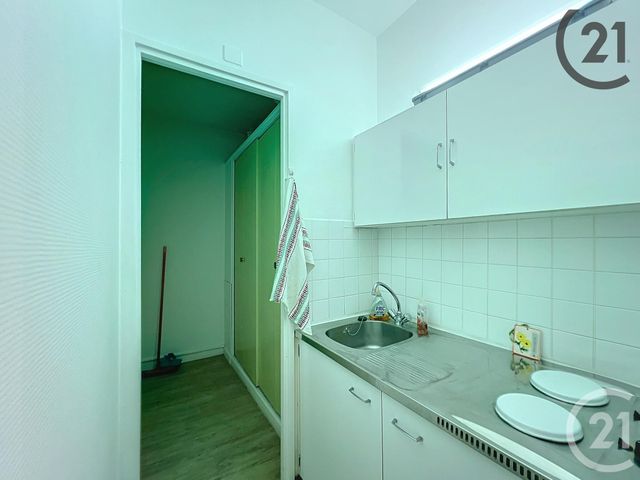 Appartement F1 à louer - 1 pièce - 38.0 m2 - TROYES - 10 - CHAMPAGNE-ARDENNE - Century 21 Martinot Immobilier