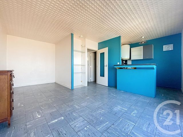 Appartement Studio à vendre - 1 pièce - 28.0 m2 - TROYES - 10 - CHAMPAGNE-ARDENNE - Century 21 Martinot Immobilier