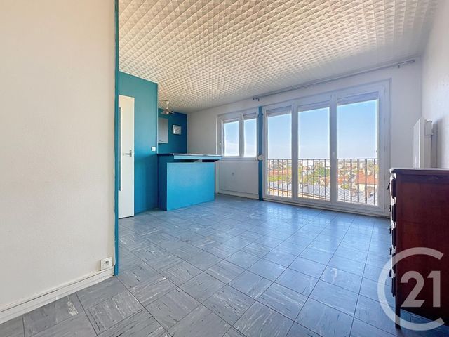 Afficher la photo en grand Appartement Studio à vendre - 1 pièce - 28.0 m2 - TROYES - 10 - CHAMPAGNE-ARDENNE - Century 21 Martinot Immobilier