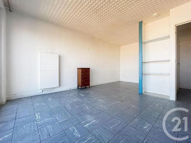 Afficher la photo en grand Appartement Studio à vendre - 1 pièce - 28.0 m2 - TROYES - 10 - CHAMPAGNE-ARDENNE - Century 21 Martinot Immobilier