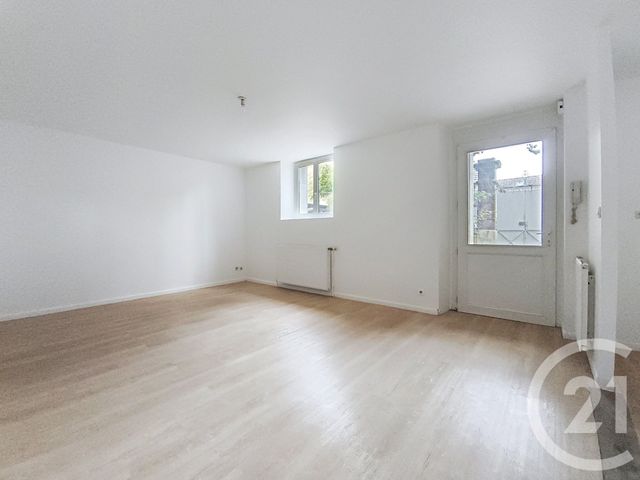 Afficher la photo en grand Appartement F3 à louer - 3 pièces - 69.3 m2 - TROYES - 10 - CHAMPAGNE-ARDENNE - Century 21 Martinot Immobilier
