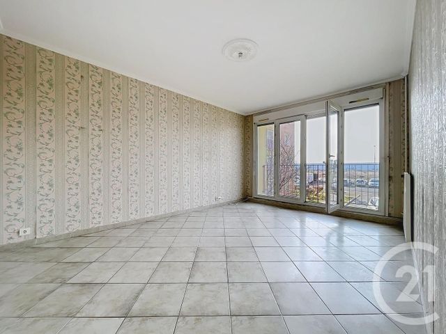 Afficher la photo en grand Appartement F2 à vendre - 2 pièces - 49.74 m2 - LA CHAPELLE ST LUC - 10 - CHAMPAGNE-ARDENNE - Century 21 Martinot Immobilier