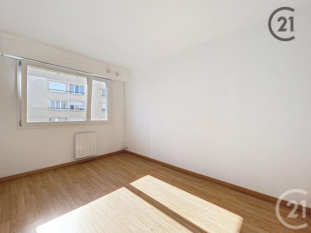 Afficher la photo en grand Appartement T4 à vendre - 4 pièces - 76.7 m2 - TROYES - 10 - CHAMPAGNE-ARDENNE - Century 21 Martinot Immobilier