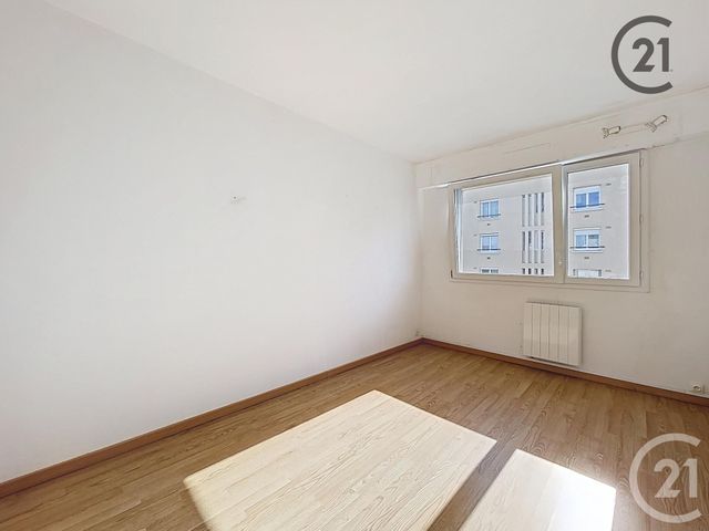 Afficher la photo en grand Appartement T4 à vendre - 4 pièces - 76.7 m2 - TROYES - 10 - CHAMPAGNE-ARDENNE - Century 21 Martinot Immobilier