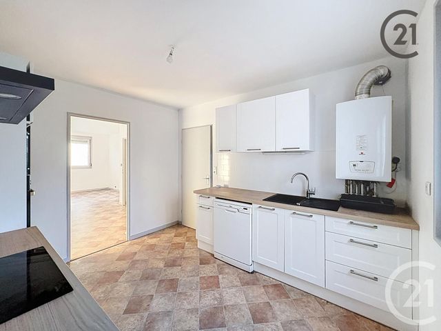 Appartement T3 à louer - 3 pièces - 67.0 m2 - ST ANDRE LES VERGERS - 10 - CHAMPAGNE-ARDENNE - Century 21 Martinot Immobilier