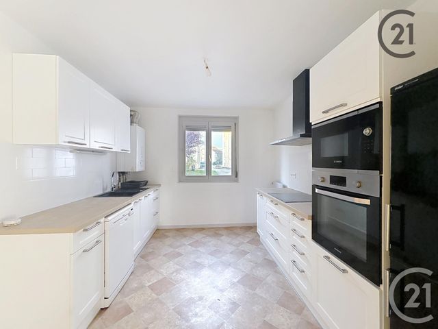 Appartement T3 à louer - 3 pièces - 67.0 m2 - ST ANDRE LES VERGERS - 10 - CHAMPAGNE-ARDENNE - Century 21 Martinot Immobilier