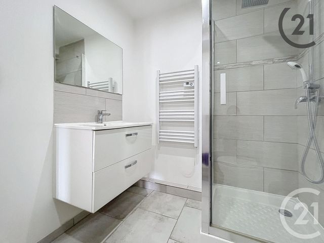 Appartement T2 à vendre - 2 pièces - 46.92 m2 - STE SAVINE - 10 - CHAMPAGNE-ARDENNE - Century 21 Martinot Immobilier