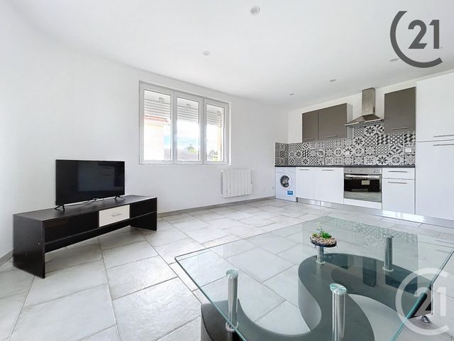 Appartement T2 à vendre - 2 pièces - 46.92 m2 - STE SAVINE - 10 - CHAMPAGNE-ARDENNE - Century 21 Martinot Immobilier