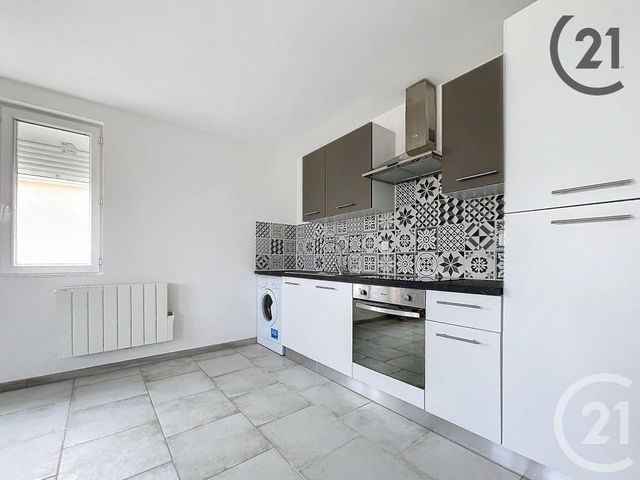 Appartement T2 à vendre - 2 pièces - 46.92 m2 - STE SAVINE - 10 - CHAMPAGNE-ARDENNE - Century 21 Martinot Immobilier