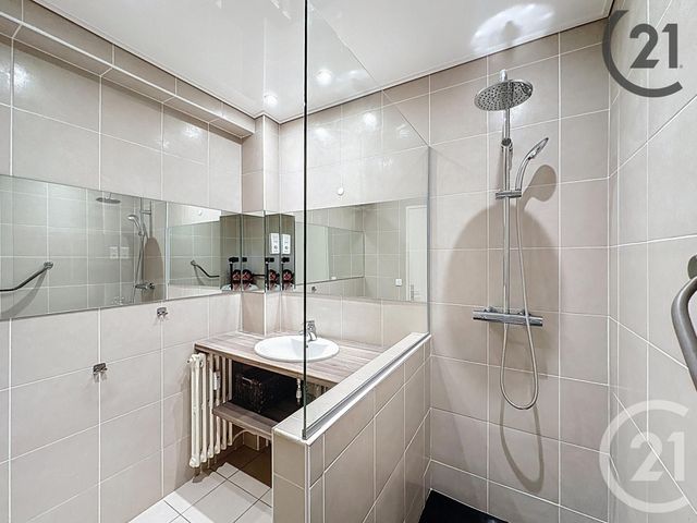 Afficher la photo en grand Appartement F5 à louer - 5 pièces - 105.0 m2 - TROYES - 10 - CHAMPAGNE-ARDENNE - Century 21 Martinot Immobilier