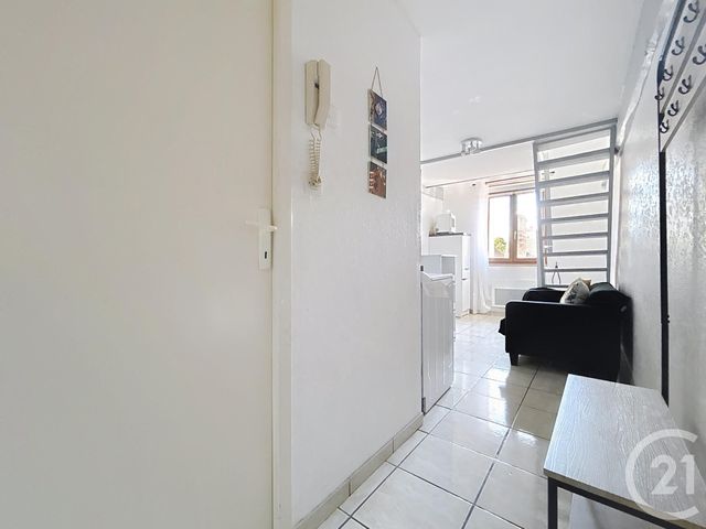Appartement Studio à louer - 1 pièce - 21.01 m2 - TROYES - 10 - CHAMPAGNE-ARDENNE - Century 21 Martinot Immobilier