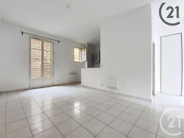Appartement T1 à louer - 1 pièce - 31.0 m2 - TROYES - 10 - CHAMPAGNE-ARDENNE - Century 21 Martinot Immobilier