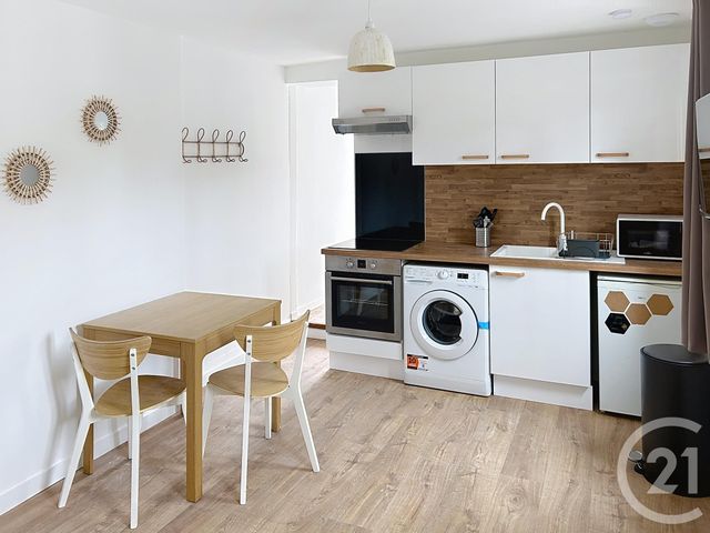 Appartement F2 à louer - 2 pièces - 26.2 m2 - STE SAVINE - 10 - CHAMPAGNE-ARDENNE - Century 21 Martinot Immobilier