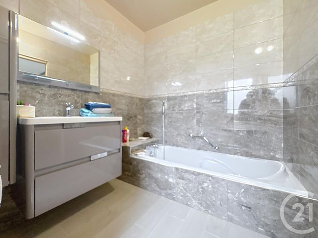 maison à vendre - 6 pièces - 194.0 m2 - LA CHAPELLE ST LUC - 10 - CHAMPAGNE-ARDENNE - Century 21 Martinot Immobilier