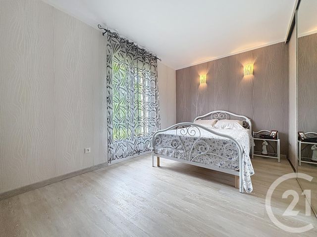 maison à vendre - 6 pièces - 194.0 m2 - LA CHAPELLE ST LUC - 10 - CHAMPAGNE-ARDENNE - Century 21 Martinot Immobilier