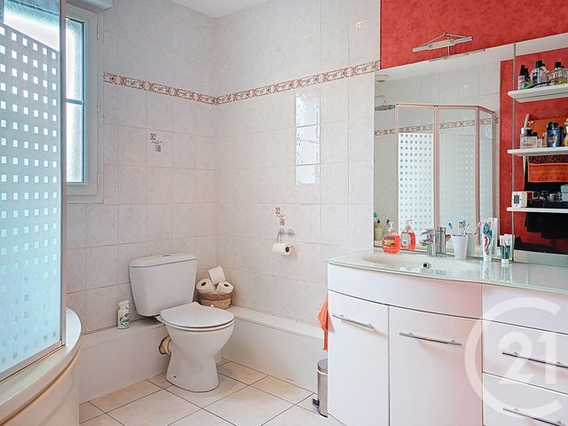 Afficher la photo en grand Appartement à vendre - 4 pièces - 104.0 m2 - TROYES - 10 - CHAMPAGNE-ARDENNE - Century 21 Martinot Immobilier