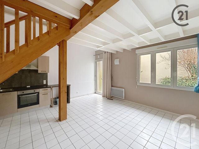Appartement T2 à louer - 2 pièces - 42.0 m2 - TROYES - 10 - CHAMPAGNE-ARDENNE - Century 21 Martinot Immobilier