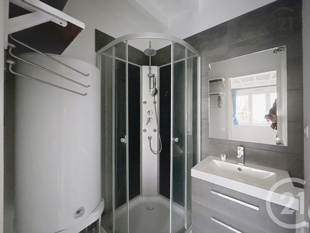 Appartement T2 à louer - 2 pièces - 42.0 m2 - TROYES - 10 - CHAMPAGNE-ARDENNE - Century 21 Martinot Immobilier