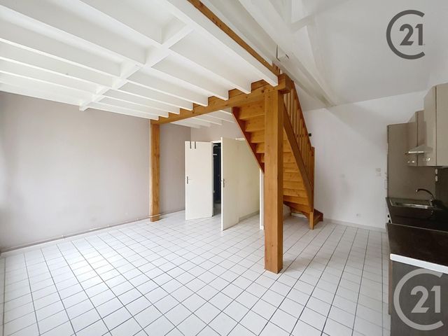 Appartement T2 à louer - 2 pièces - 42.0 m2 - TROYES - 10 - CHAMPAGNE-ARDENNE - Century 21 Martinot Immobilier