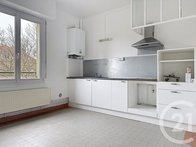 Appartement à louer - 2 pièces - 58.0 m2 - TROYES - 10 - CHAMPAGNE-ARDENNE - Century 21 Martinot Immobilier