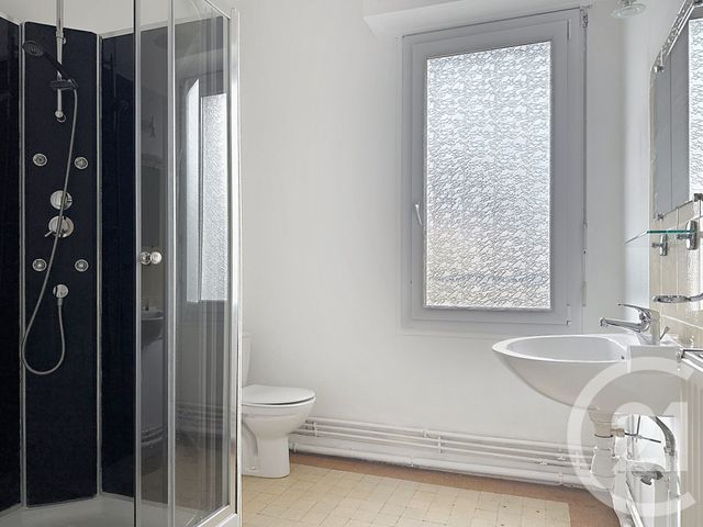 Appartement à louer - 2 pièces - 58.0 m2 - TROYES - 10 - CHAMPAGNE-ARDENNE - Century 21 Martinot Immobilier