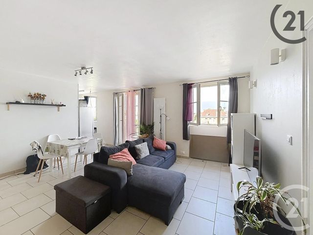 Appartement T4 à vendre - 4 pièces - 62.4 m2 - TROYES - 10 - CHAMPAGNE-ARDENNE - Century 21 Martinot Immobilier