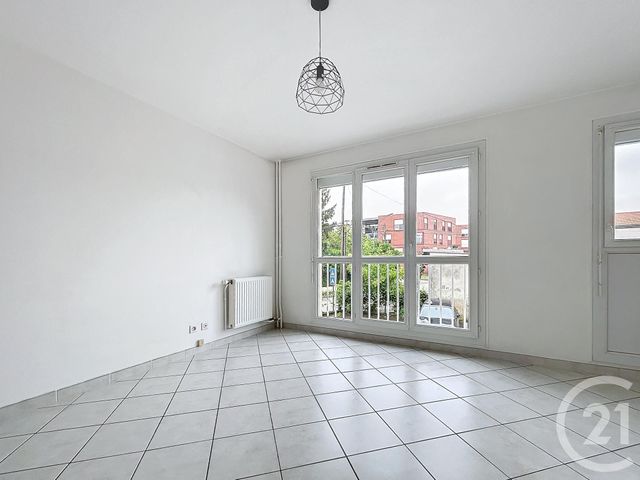 Appartement T1 à louer ST JULIEN LES VILLAS