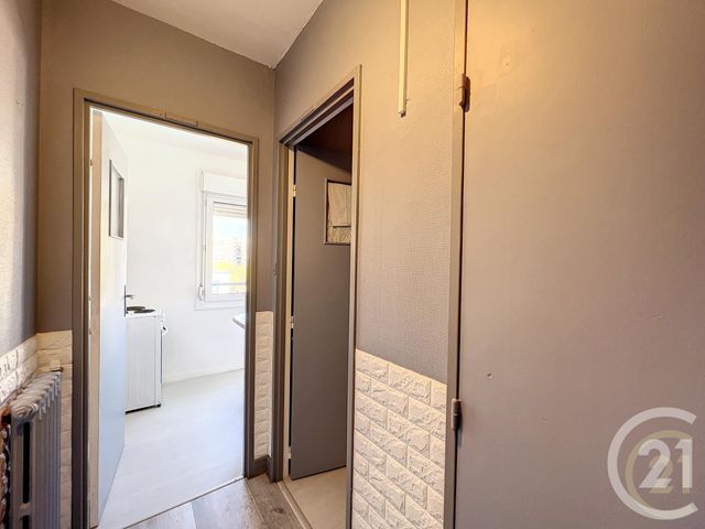 Afficher la photo en grand Appartement F1 à vendre - 1 pièce - 34.5 m2 - TROYES - 10 - CHAMPAGNE-ARDENNE - Century 21 Martinot Immobilier