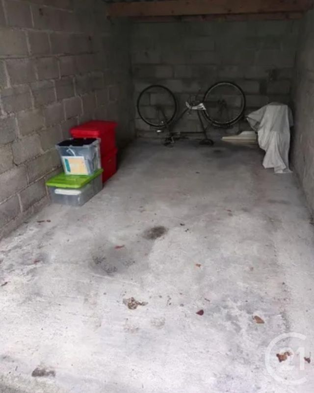 parking à vendre - 17.0 m2 - TROYES - 10 - CHAMPAGNE-ARDENNE - Century 21 Martinot Immobilier