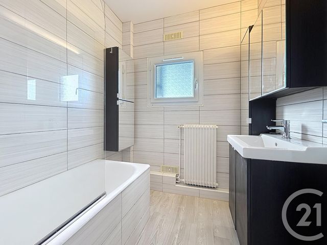 Appartement F2 à louer - 2 pièces - 46.3 m2 - ROMILLY SUR SEINE - 10 - CHAMPAGNE-ARDENNE - Century 21 Martinot Immobilier