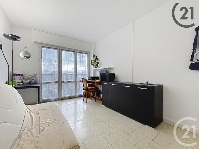 Appartement T4 à vendre - 4 pièces - 73.4 m2 - TROYES - 10 - CHAMPAGNE-ARDENNE - Century 21 Martinot Immobilier