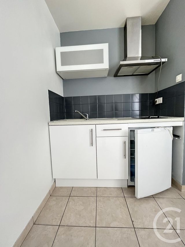 Appartement F1 à louer - 1 pièce - 17.9 m2 - TROYES - 10 - CHAMPAGNE-ARDENNE - Century 21 Martinot Immobilier