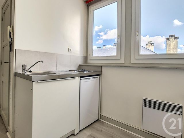 Appartement Studio à louer - 1 pièce - 18.0 m2 - TROYES - 10 - CHAMPAGNE-ARDENNE - Century 21 Martinot Immobilier