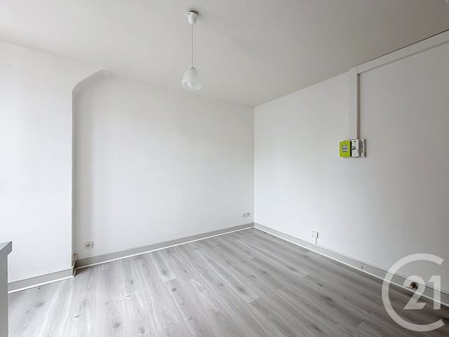Appartement Studio à louer - 1 pièce - 18.0 m2 - TROYES - 10 - CHAMPAGNE-ARDENNE - Century 21 Martinot Immobilier