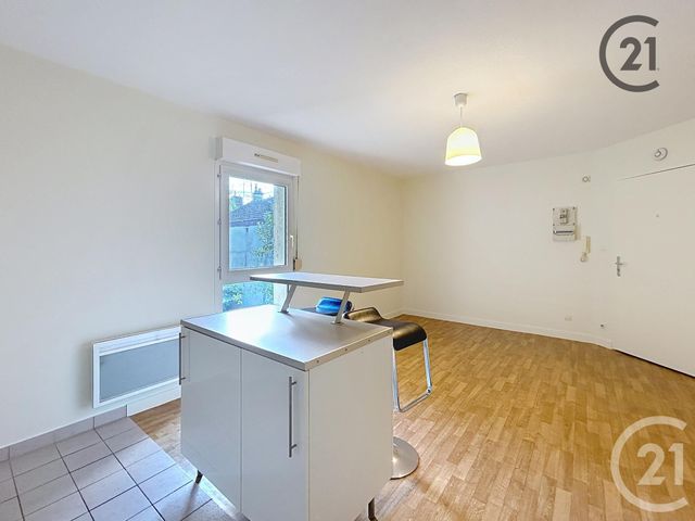 Appartement Studio à louer - 1 pièce - 27.6 m2 - TROYES - 10 - CHAMPAGNE-ARDENNE - Century 21 Martinot Immobilier