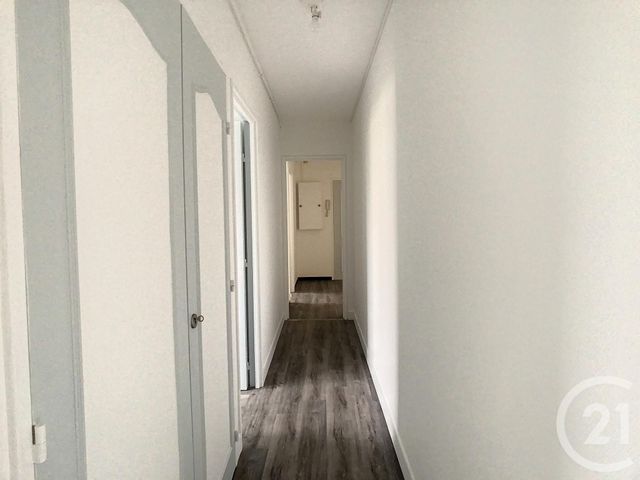 Afficher la photo en grand Appartement F4 à louer - 4 pièces - 78.95 m2 - TROYES - 10 - CHAMPAGNE-ARDENNE - Century 21 Martinot Immobilier