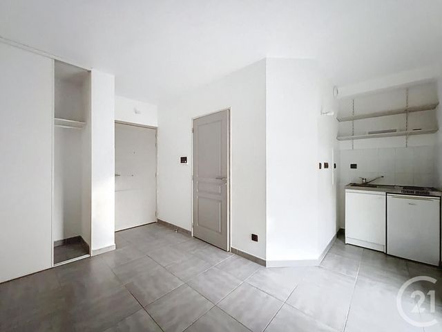 Appartement F1 à louer - 1 pièce - 18.0 m2 - TROYES - 10 - CHAMPAGNE-ARDENNE - Century 21 Martinot Immobilier