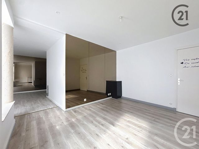 Afficher la photo en grand Appartement à vendre - 8 pièces - 150.86 m2 - TROYES - 10 - CHAMPAGNE-ARDENNE - Century 21 Martinot Immobilier