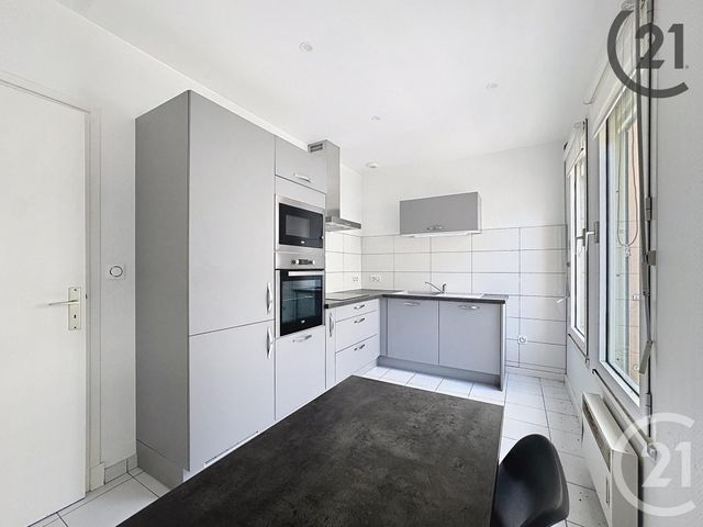 Afficher la photo en grand Appartement à vendre - 8 pièces - 150.86 m2 - TROYES - 10 - CHAMPAGNE-ARDENNE - Century 21 Martinot Immobilier