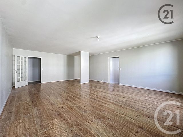 Afficher la photo en grand Appartement F4 à vendre - 4 pièces - 97.13 m2 - TROYES - 10 - CHAMPAGNE-ARDENNE - Century 21 Martinot Immobilier